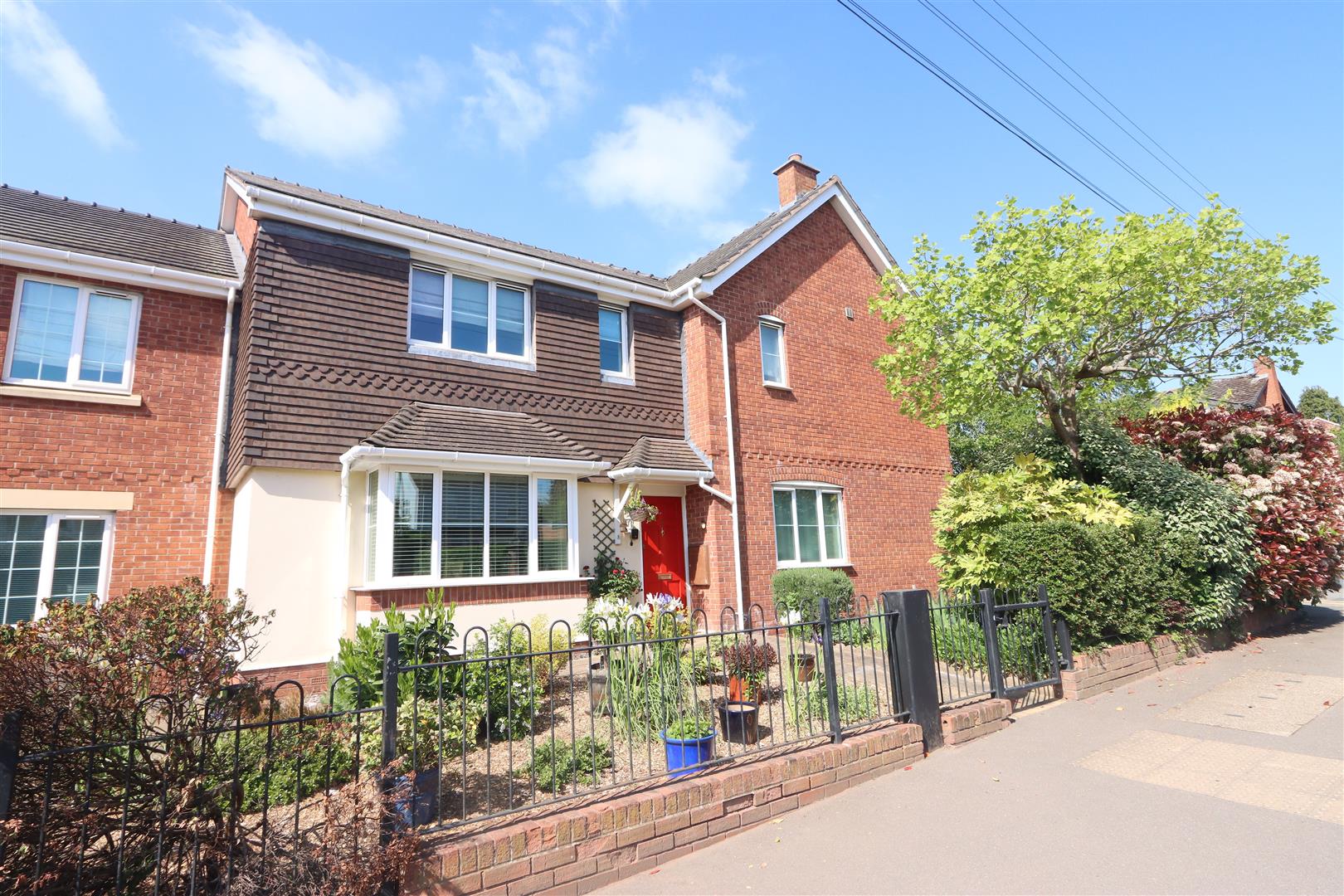 2 bed property in Swan Close, BLAKEDOWN